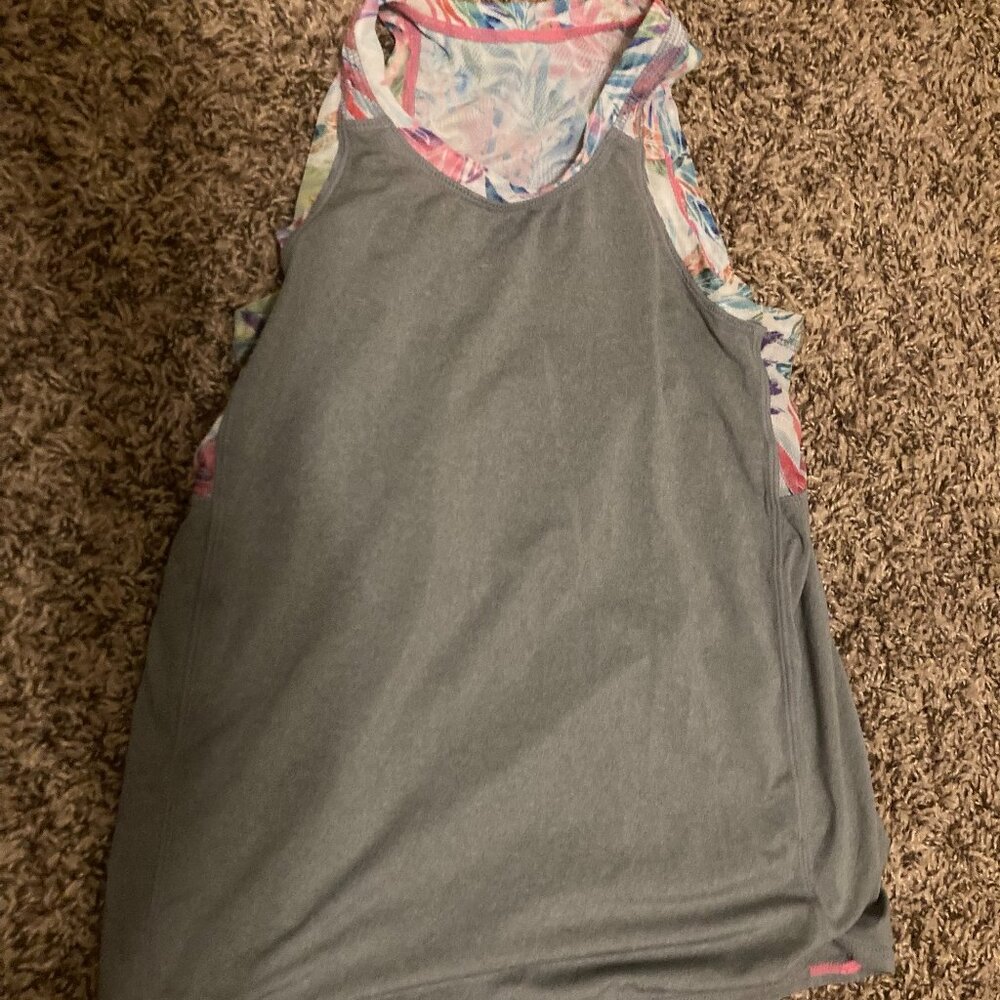 Athleta Girl Power of Chi Tank Gray Floral Mesh Back Medium 8-10 Activewear